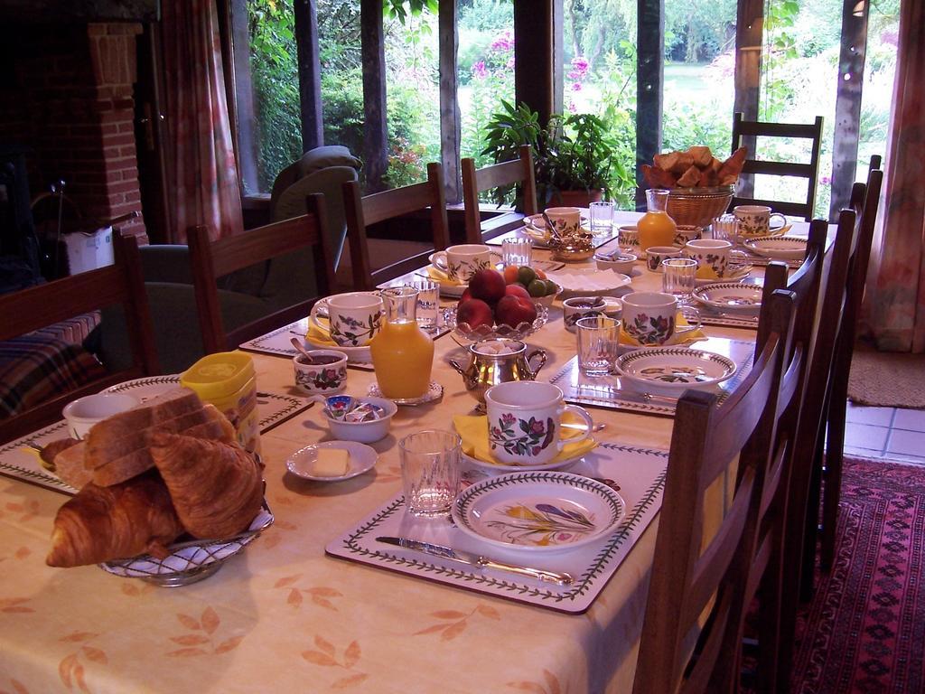 Le Clos Du Vivier Bed & Breakfast Valmont  Bagian luar foto